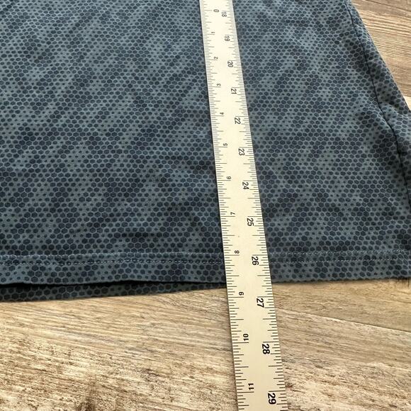 Gymshark Shirt Blue Gray Mens M Crewneck Geometric Honeycomb Gradient Stretch - Picture 9 of 10
